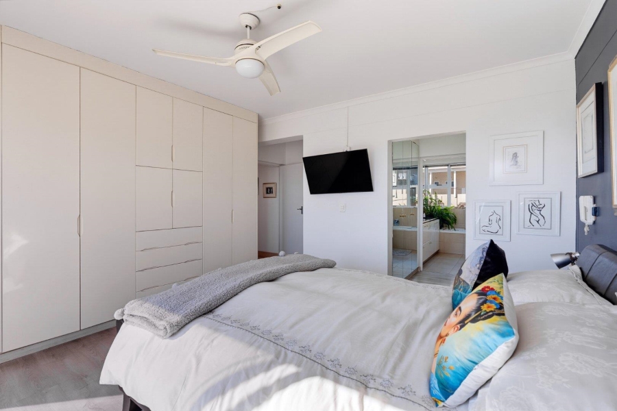 3 Bedroom Property for Sale in Sea Point Western Cape
